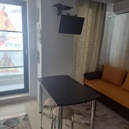 Astoria Few Minutes Walk To The And Clubs In Nord Апартаменты *
