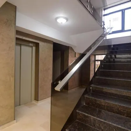 Apartman Astoria Few Minutes Walk To The And Clubs In Nord