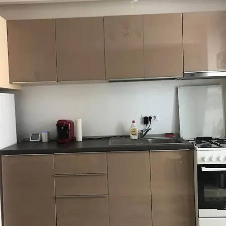 Astoria Few Minutes Walk To The And Clubs In Nord Apartment Mamaia
