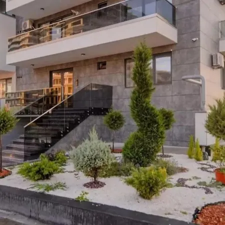 Astoria Few Minutes Walk To The And Clubs In Nord Apartman